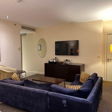 Renaissance Atyrau Hotel Extérieur photo