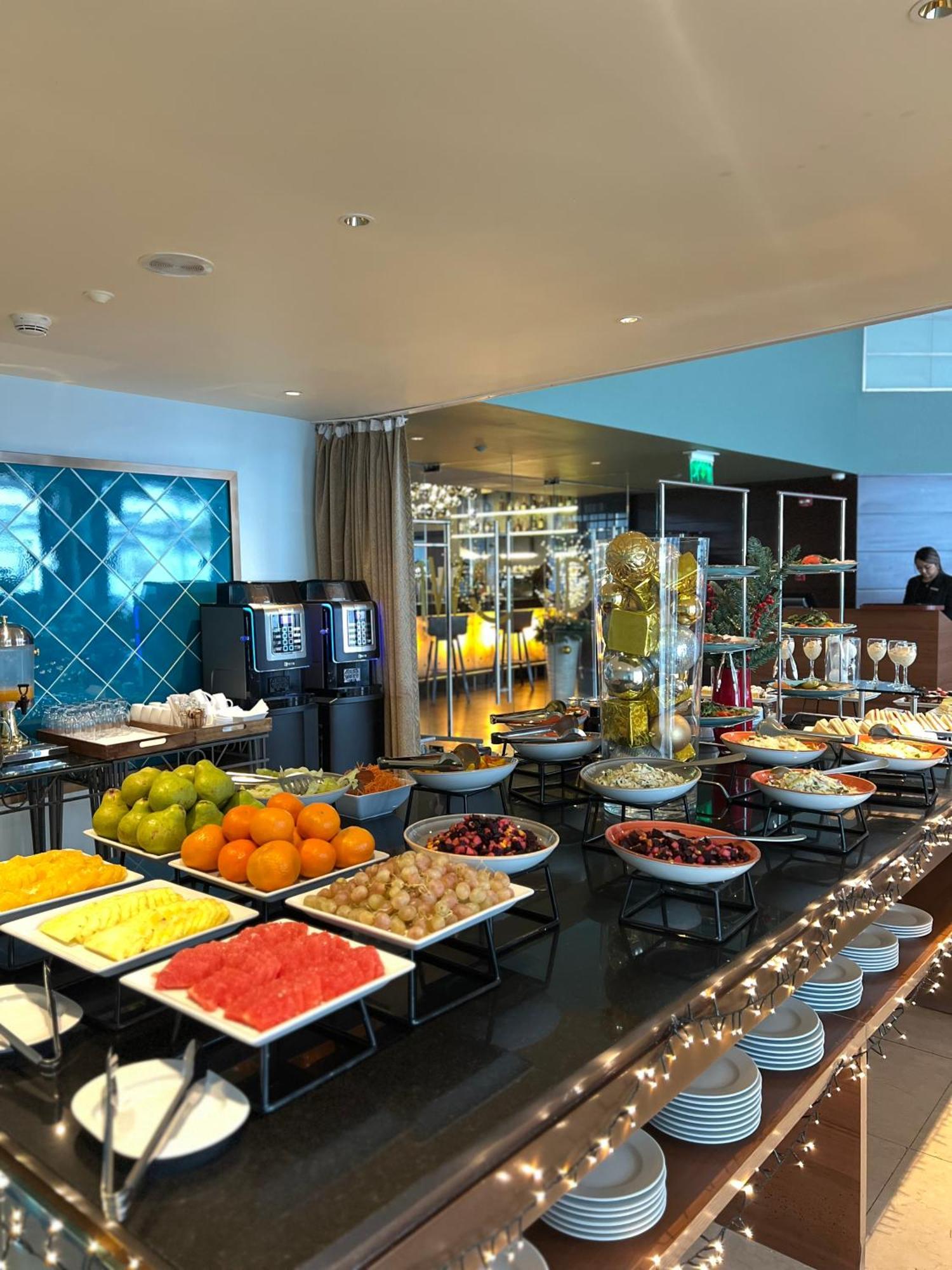 Renaissance Atyrau Hotel Extérieur photo