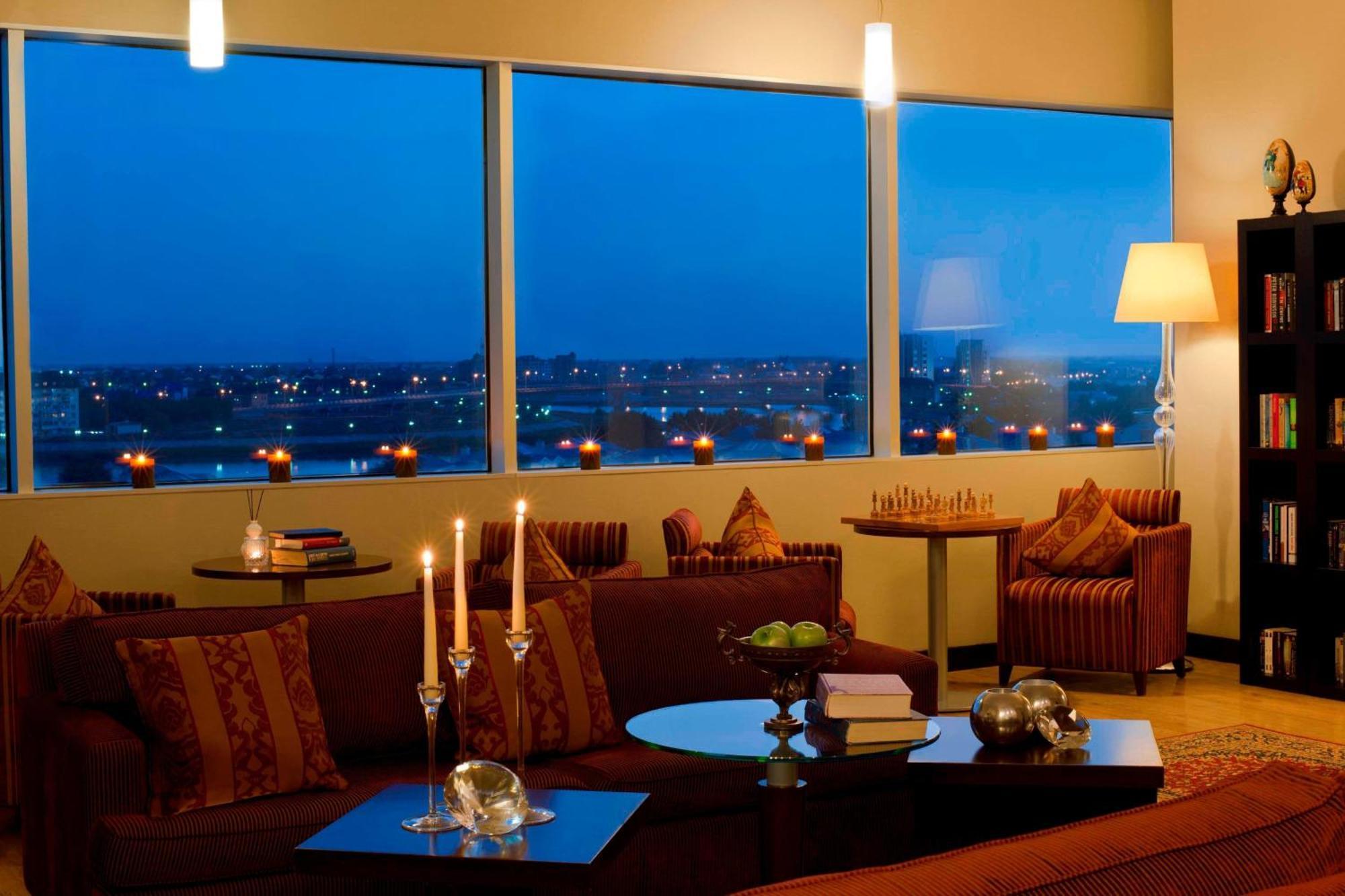 Renaissance Atyrau Hotel Extérieur photo
