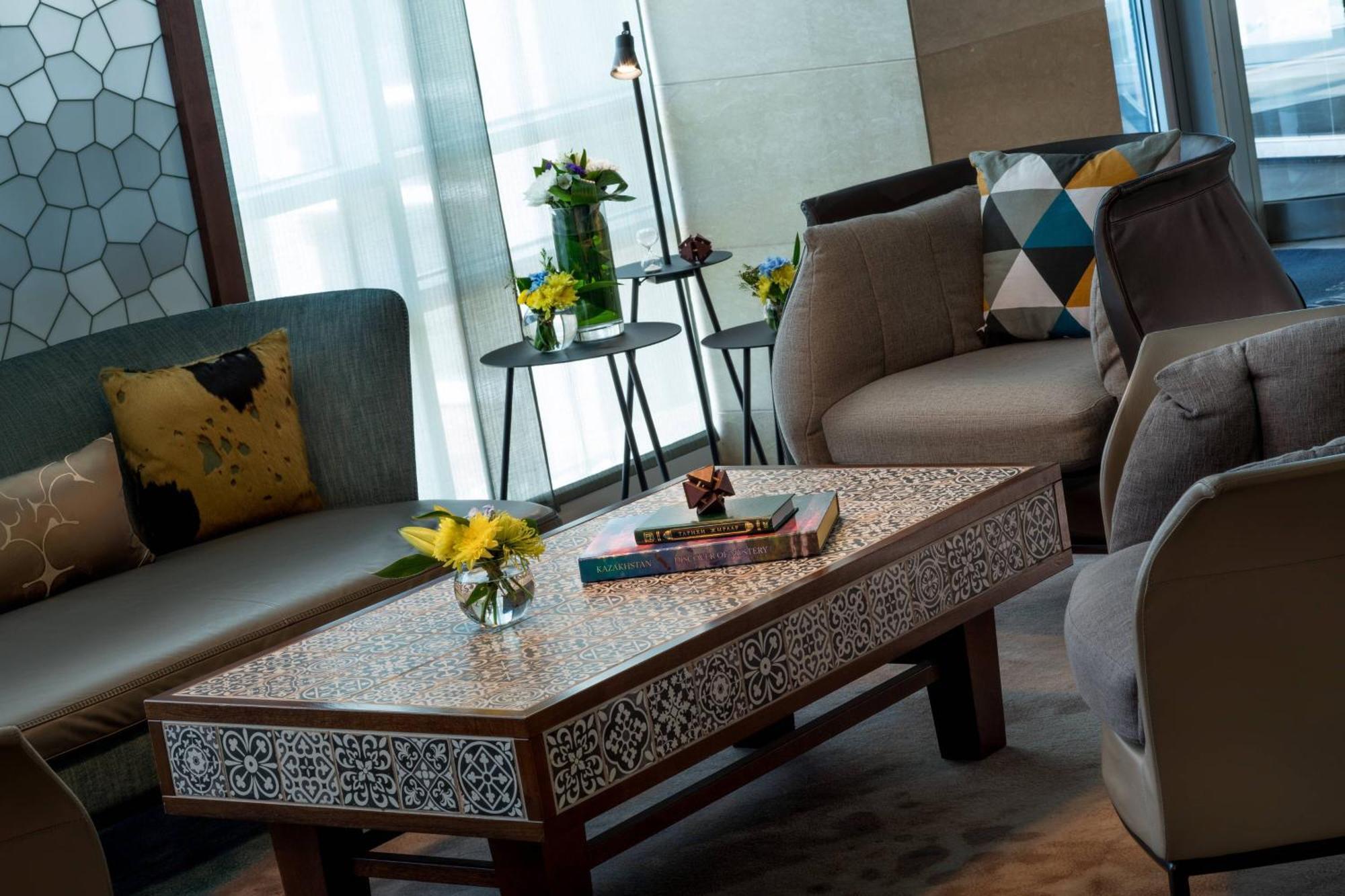 Renaissance Atyrau Hotel Extérieur photo