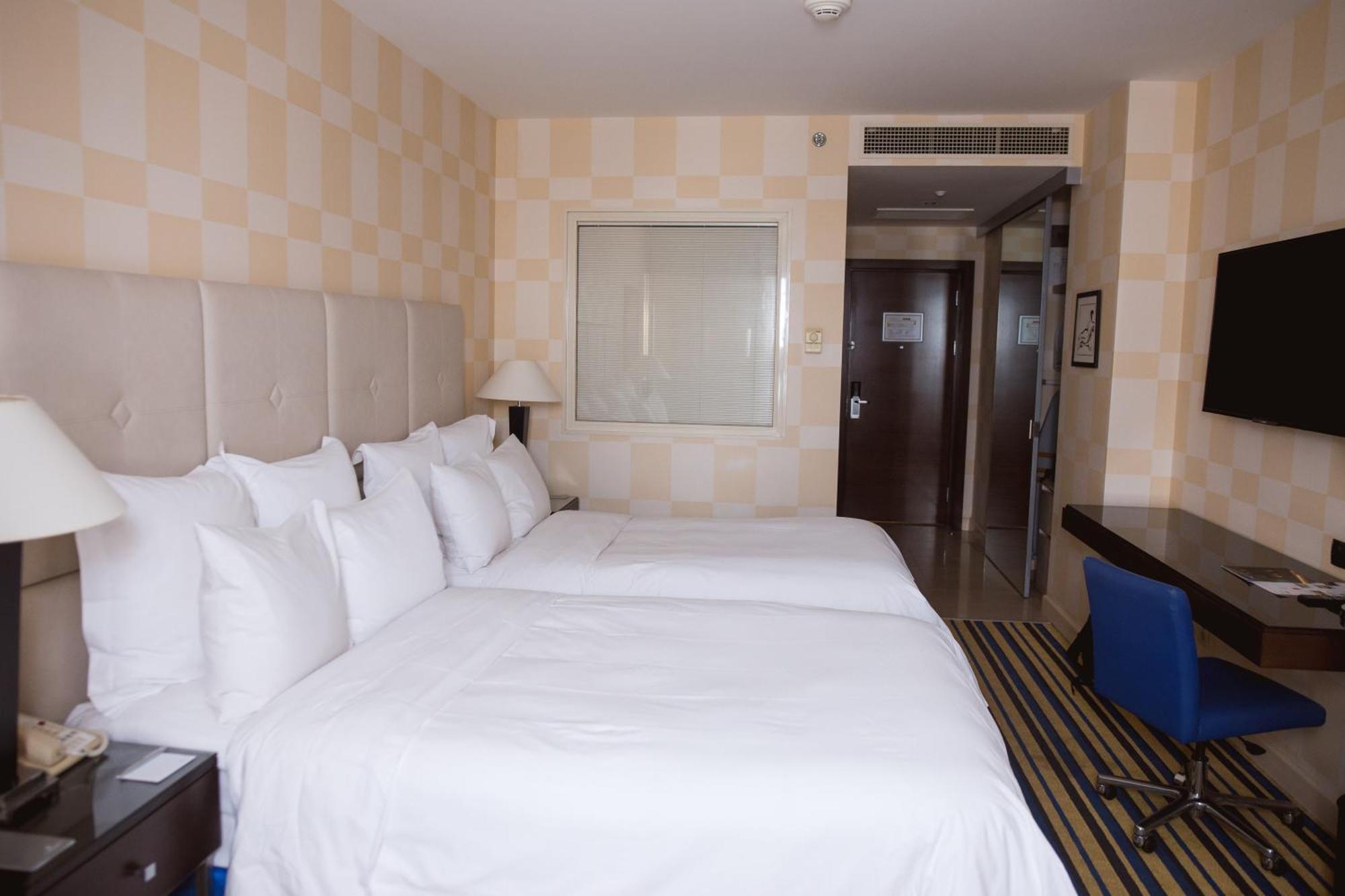 Renaissance Atyrau Hotel Chambre photo
