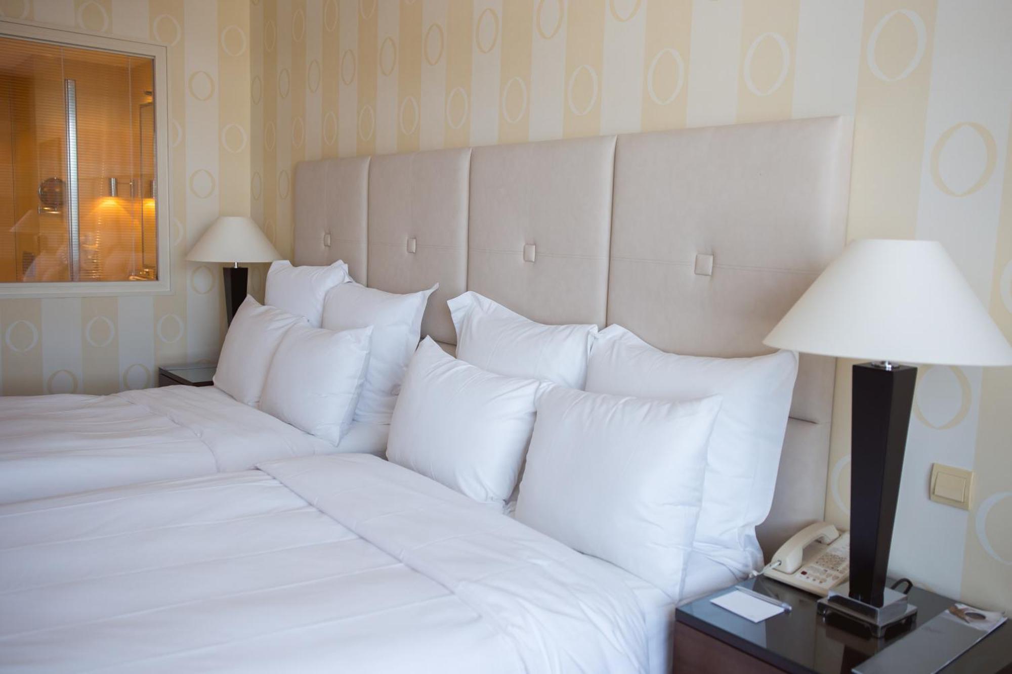 Renaissance Atyrau Hotel Chambre photo