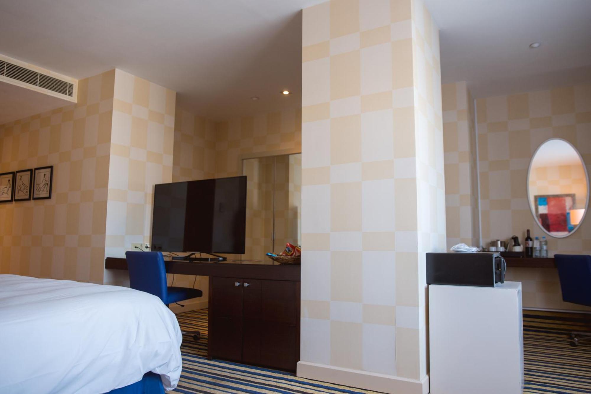 Renaissance Atyrau Hotel Chambre photo