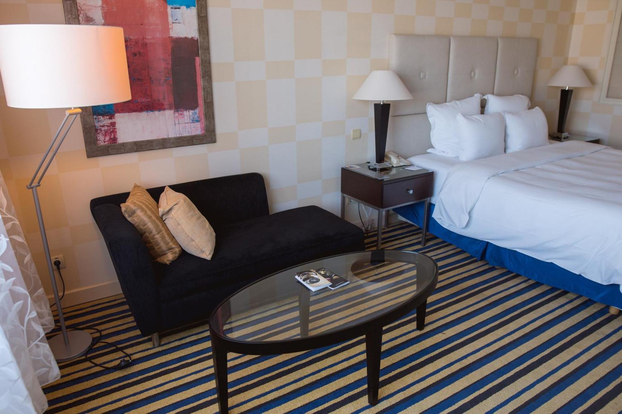 Renaissance Atyrau Hotel Chambre photo