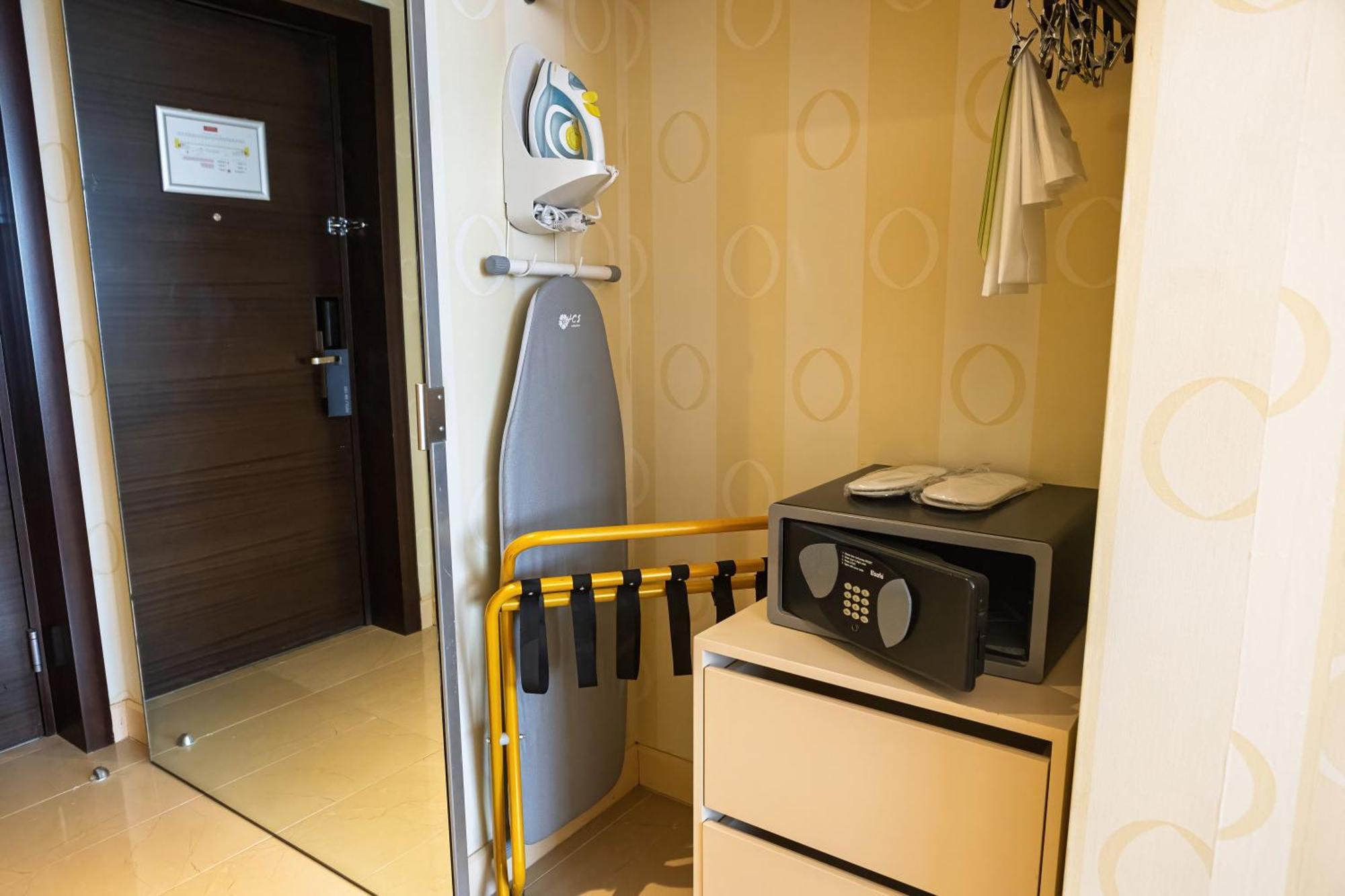 Renaissance Atyrau Hotel Extérieur photo