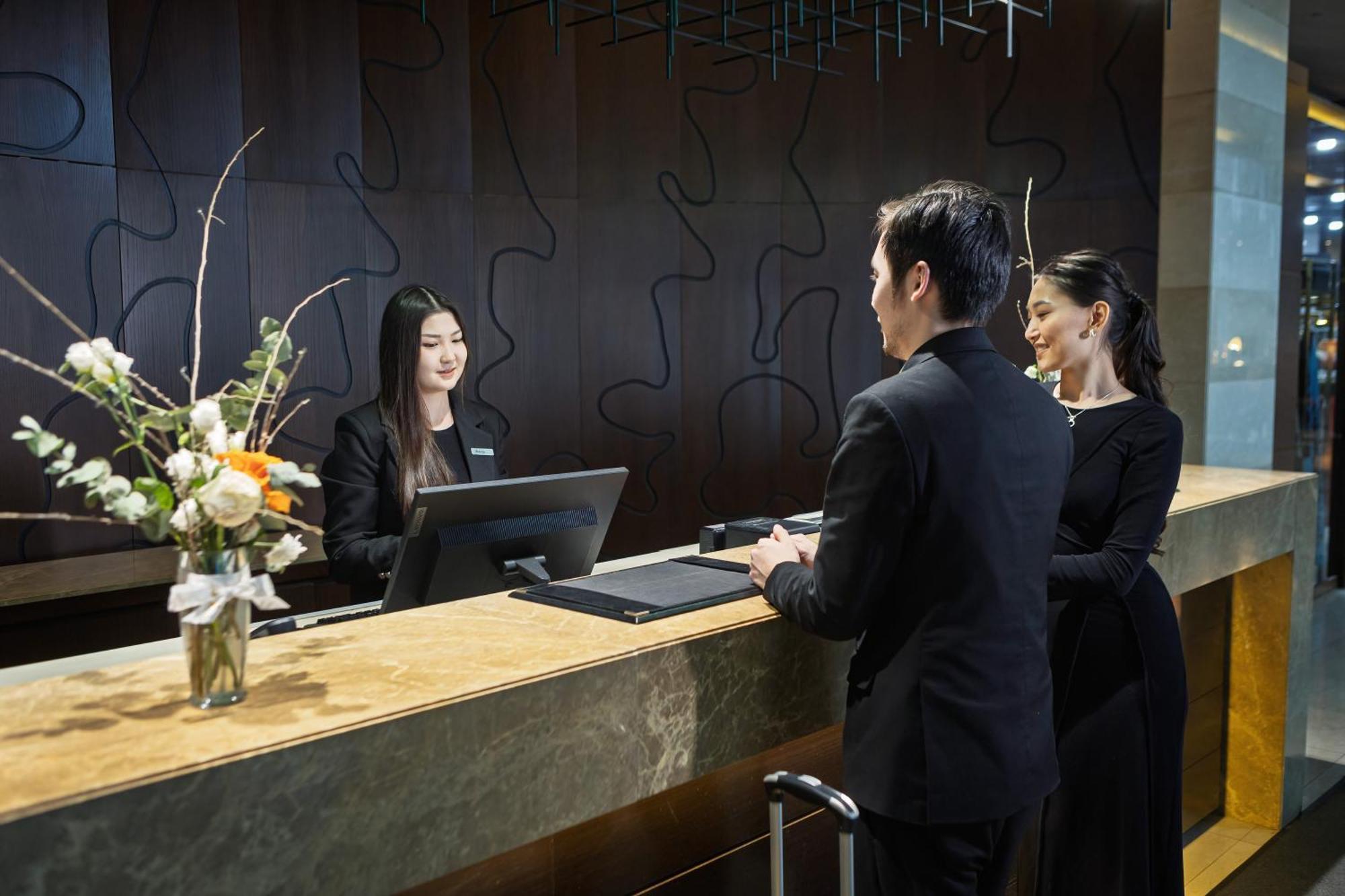 Renaissance Atyrau Hotel Extérieur photo