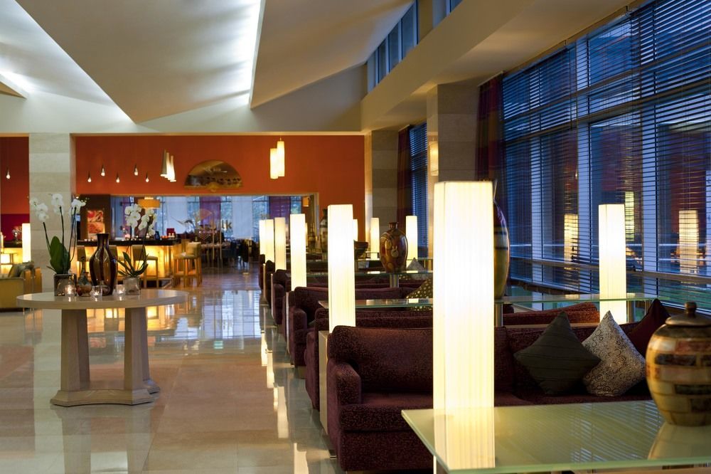 Renaissance Atyrau Hotel Extérieur photo